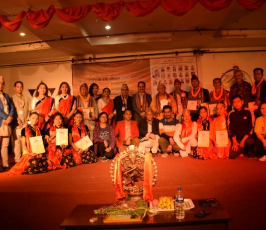नृत्य निर्देशक संघ नेपालको नव वर्षको अवसरमा क्यालेण्डर सार्वजनिक तथा नृत्य निर्देशकहरुलाई सम्मान